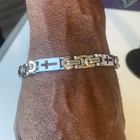 Men’s Stainless Steel Hollow Long Chunky Fashion Cross Necklace and Bracelet. - Picture 6 of 7